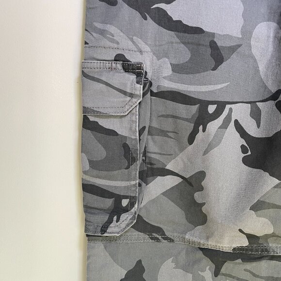 Men's NWT Wrangler Regular Taper Black & Gray Camo Pants - Size 40x30 - Picture 13 of 14